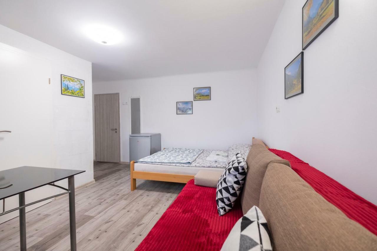 Newly Renovated Studio With Air Conditioner & Free Parking ليوبليانا المظهر الخارجي الصورة