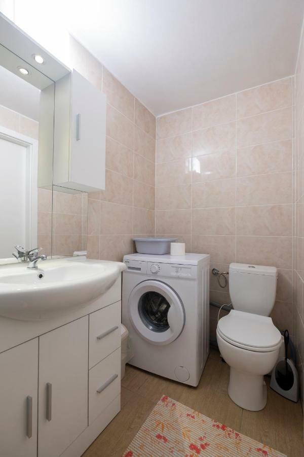 Newly Renovated Studio With Air Conditioner & Free Parking ليوبليانا المظهر الخارجي الصورة